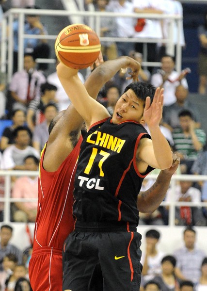 里程碑，国安后卫李磊已代表中国俱乐部出战300场比赛（国安后卫李磊达成里程碑：代表国内俱乐部出战300场）