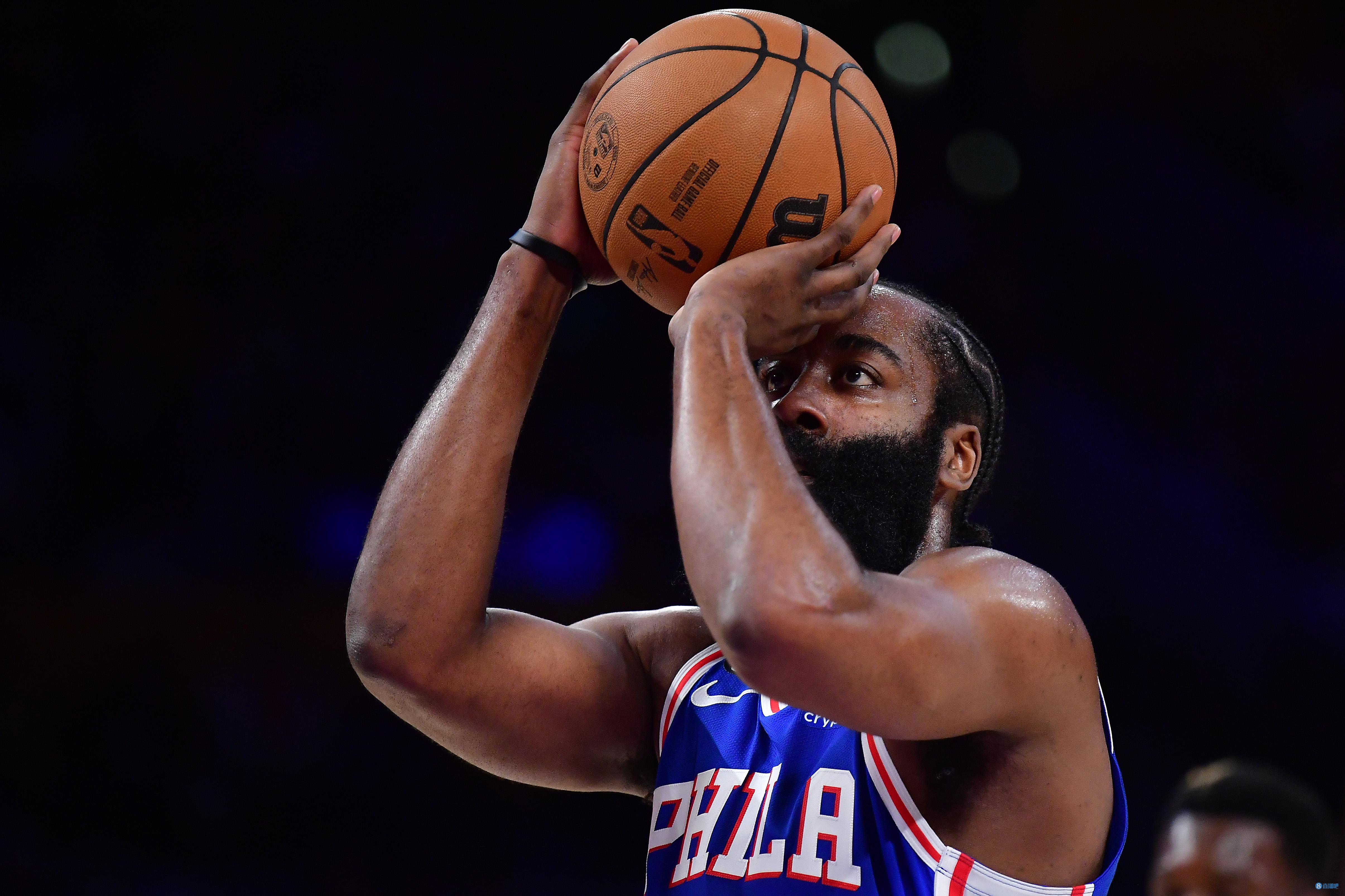 罗德里戈在皇马遭遇困境，状态低迷，被放弃，可能转会至其他球队。（皇马罗德里戈状态低迷遭冷落，或将转投他队）