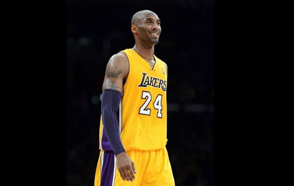 官方：由于场地积水严重，布莱克本vs谢周三比赛腰斩（官方通报：因场地严重积水，布莱克本对阵谢周三的比赛中止）